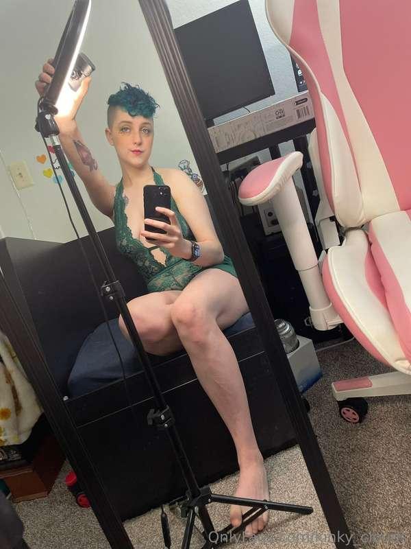 I was about to delete these when I realized my toes were get..