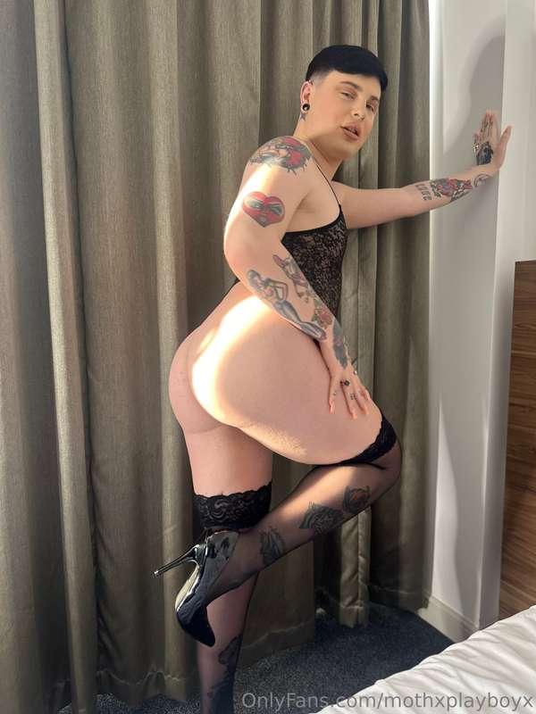 mothxplayboyx image #2