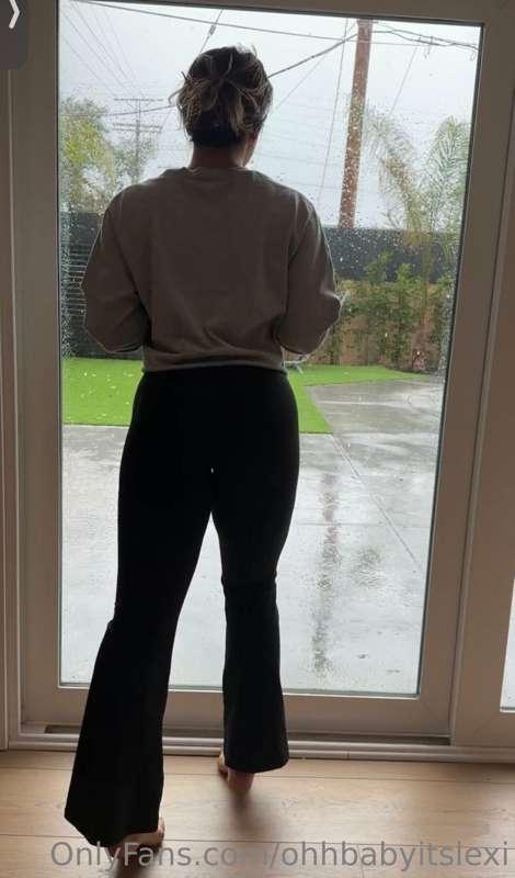 Swipe to see me getting ready for the only rainy day activit..