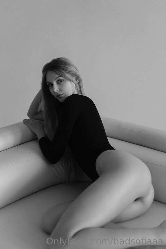 badsofiaaa image #0