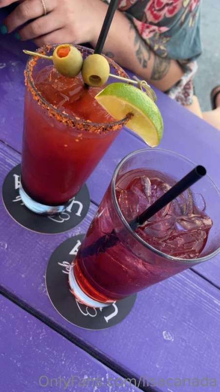 Patio drinks with Dee!!! Buy us a shot? 😜