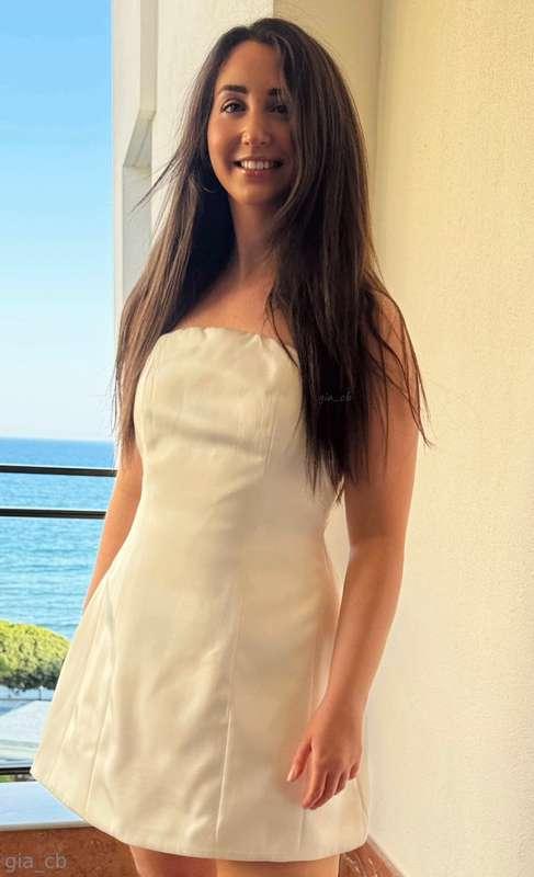 couldn’t decide which version I liked more 👀 cropped or full..