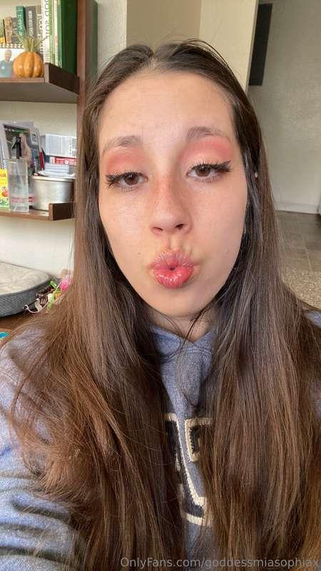 Kiss me babe I want your lips on mine
