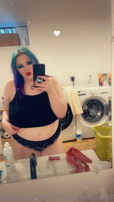 Hope everyone is having a magical Monday ✨💋