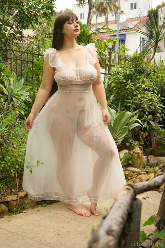 lilliasright main image
