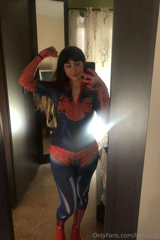 🇺🇸; Now you can call me spider-mommy 🕷️ 🇪🇸; Ahora puedes lla..
