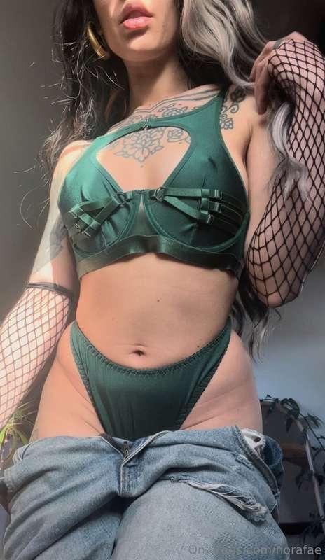 Swipe to undress me ✨ filming a video tomorrow 