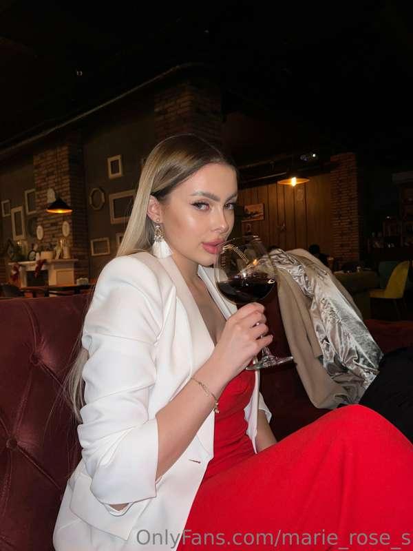 Red wine is necessary point for great date. Do you agree❤️😇💖..