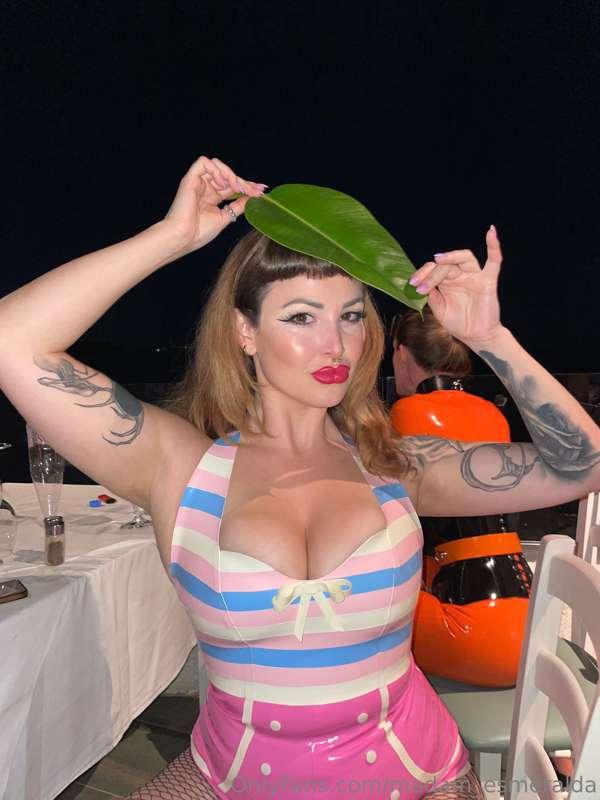 Latex in public makes me wet. Some BTS photos from PleasureB..