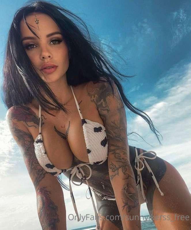 Meow 😸 I wish good start on the week 😻😻😻
How you think how m..