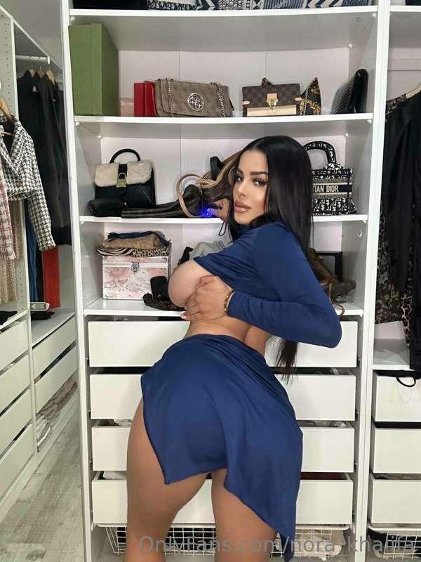 Slide 👉 to raise my leg !!!  🥵🤭What are you waiting for to p..