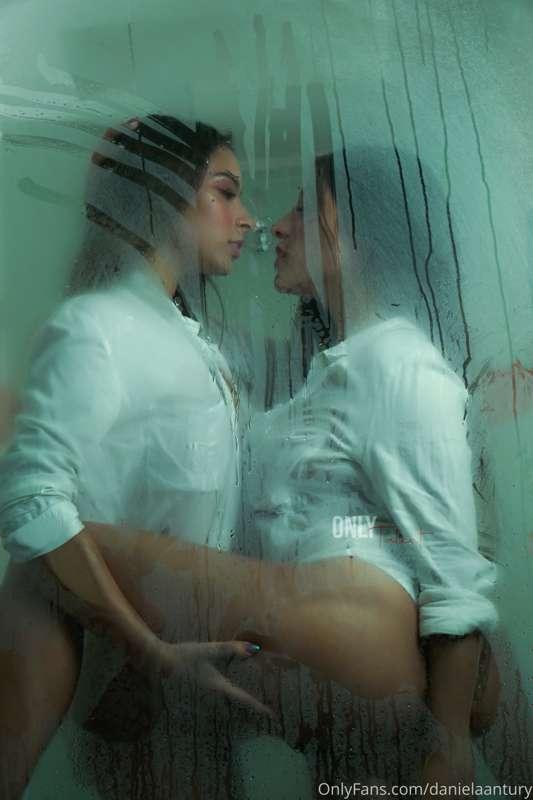 My friend and I are taking a shower, what are you waiting ? ..