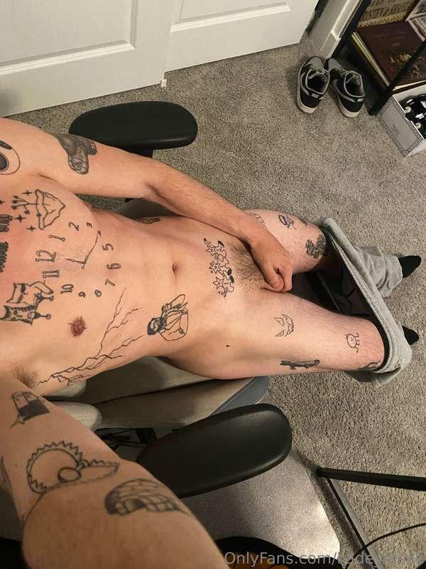 Need to take it all off🤤🤫