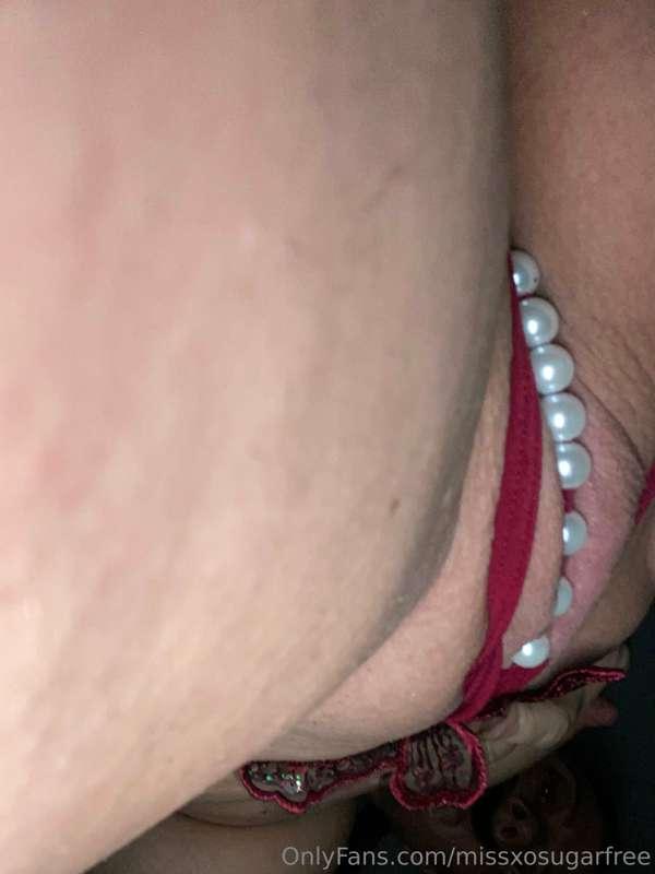 🔥 800 Fans 🔥

Heres some pretty pearls on my pussy and a lon..