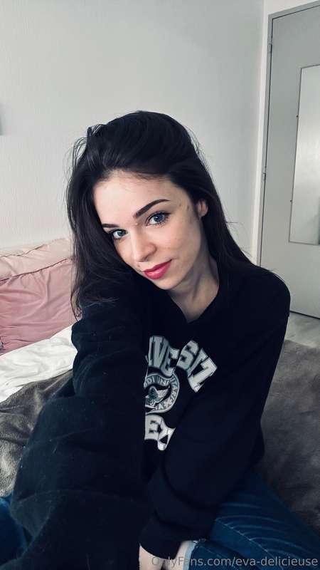 Belle soirée ! 😙🦋 Je serai sûrement dispo pour du dickrate e..