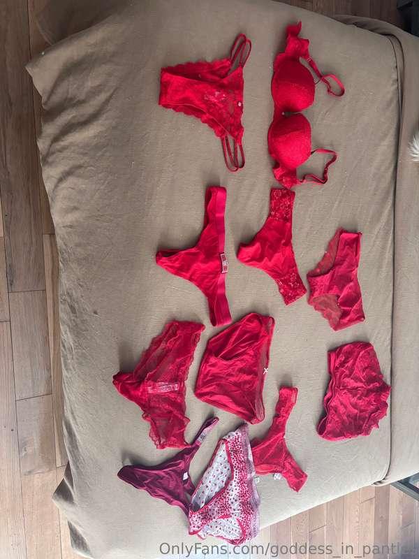 Getting my wardrobe ready for my Valentines bundle I’ll be s..
