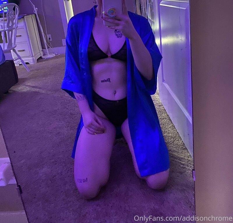 here’s my 1st photo collage. see me get naked here ???