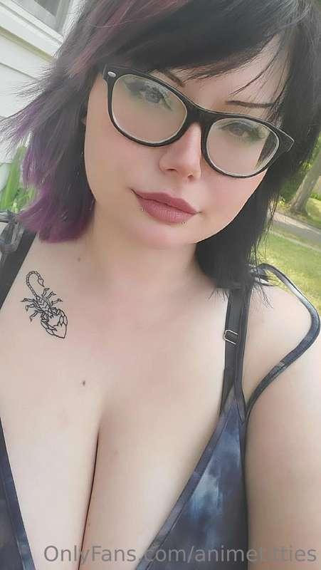 Happy Tuesday from me and my fur baby🥰