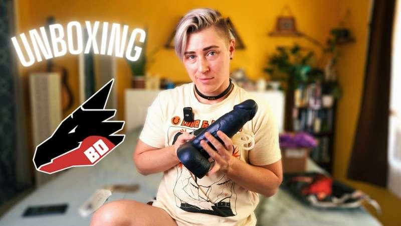 I have a new unboxing video out TODAY! Check out this thickk..
