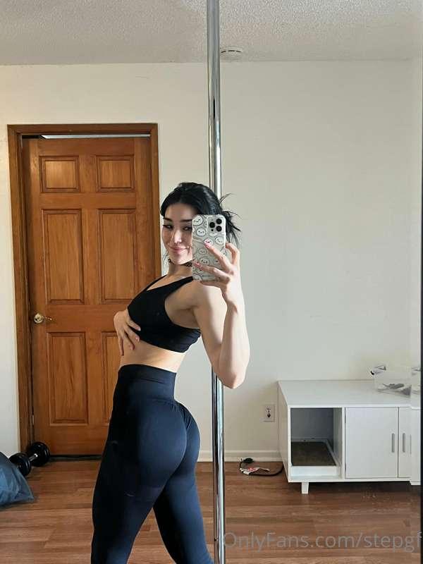 Selling today’s sweaty workout leggings. 🥵 Dm to claim them...
