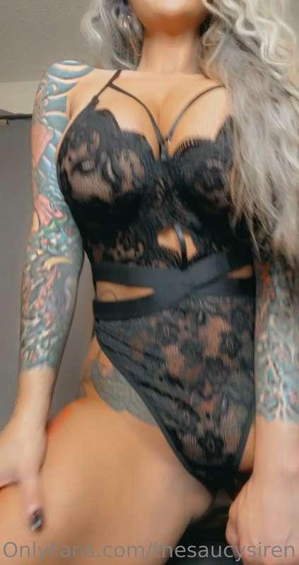Music during sexy time, or nah? 🤔🖤