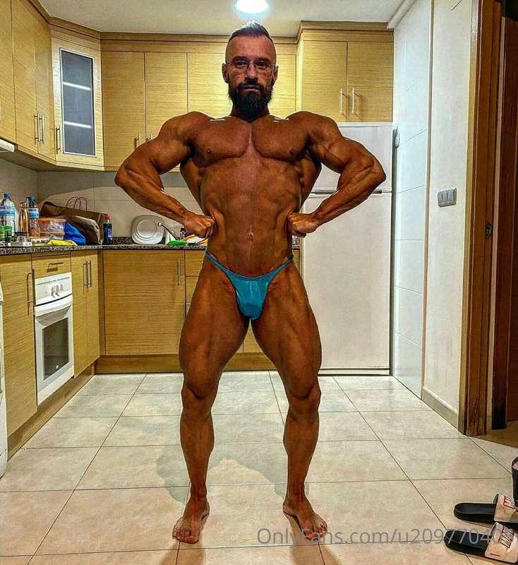 Just practicing some posing 😁
Practicando unas poses 👍🏻😁