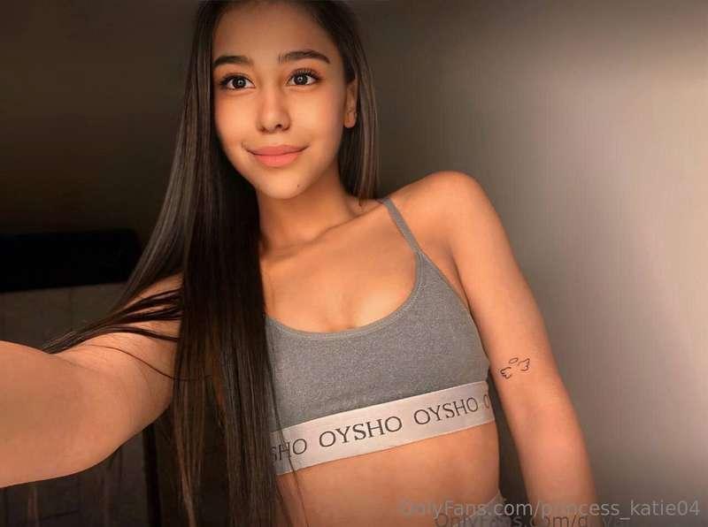 🟢CLICK HERE - @daya_wifey🟢
This cutie is online and horny!!!..