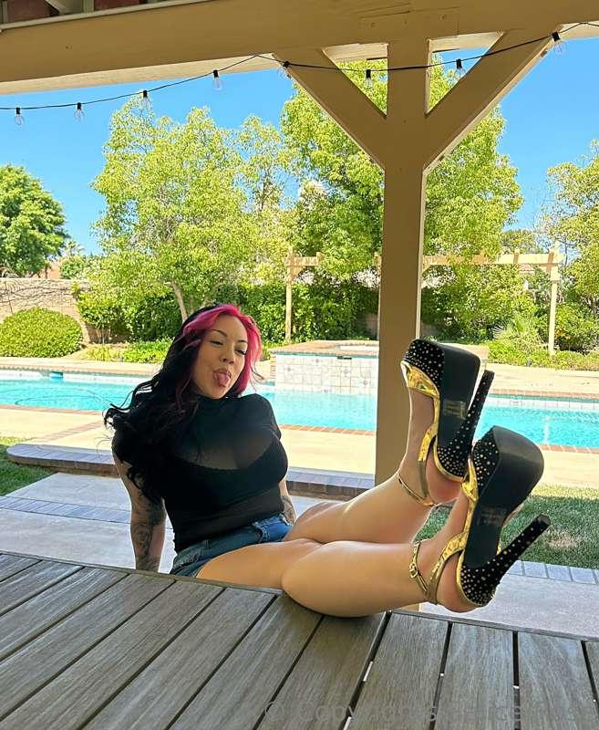 🚨ATTENTION KINGS!!!🚨Do YOU like feet content?! I have decide..