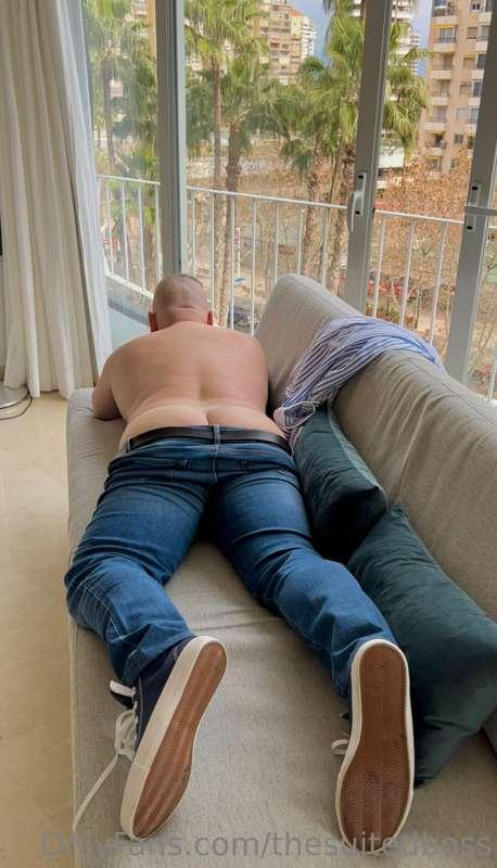 …you know I love a good humping on a business trip 🔥
Video?