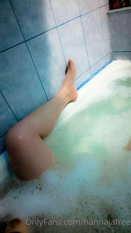🤫🛀relax with me