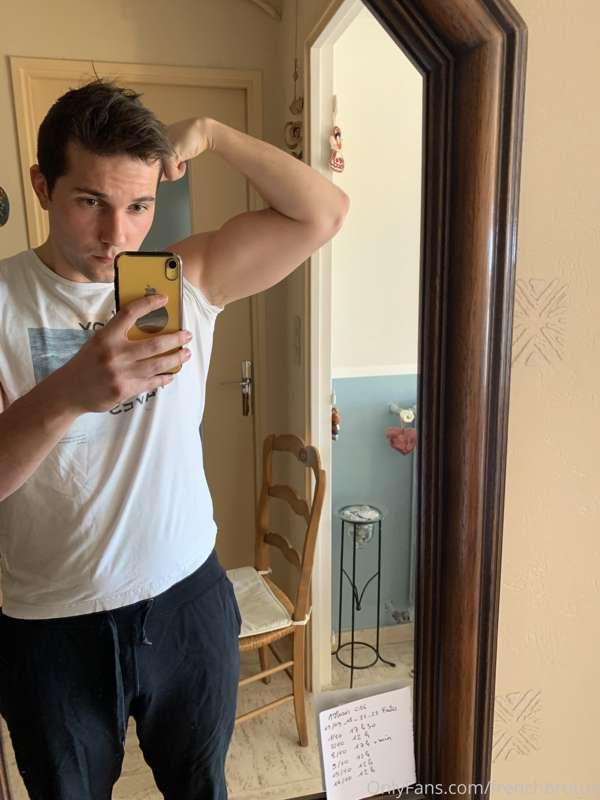 Trying to grow those big ass arms so I can lift u up and fuc..