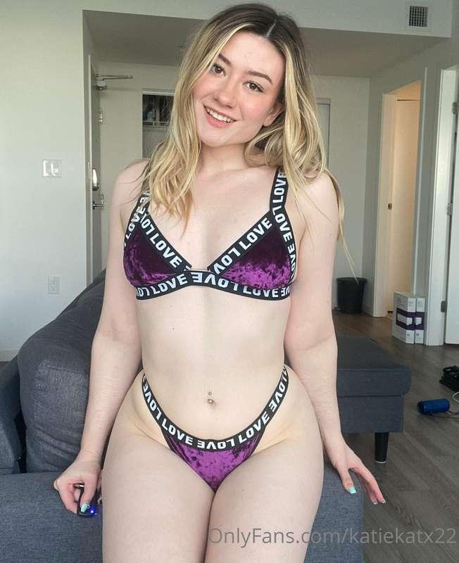 This velvet bra and panty set is almost as soft as my skin!🥰