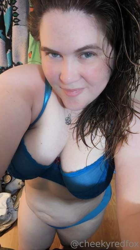 Feeling very sassy today in my blue 🥰

#lingerie #sassy