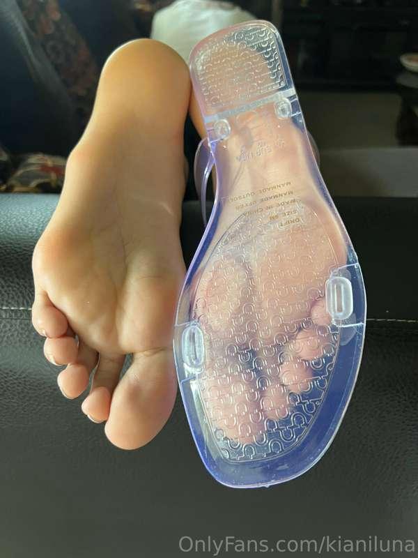 how do you guys feel about see through flops? Might wear the..