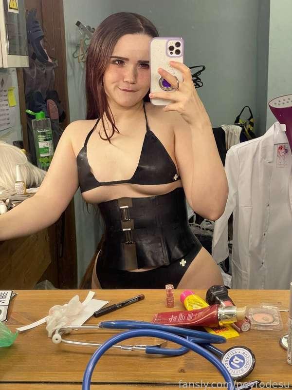 I think this outfit looks gooood on me .. and what do you think ? 😋🖤🖤🖤
#cosplay #gamer #mommy #curvy #fyp #babyface #geek #anime #thick #latex