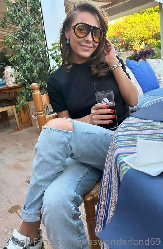 Hello lovers! I’m preparing for a hot and crazy weekend! 😜 A..