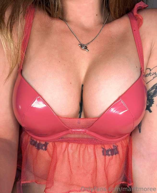 Que os pone más? video con una chica o video con un chico? 😈