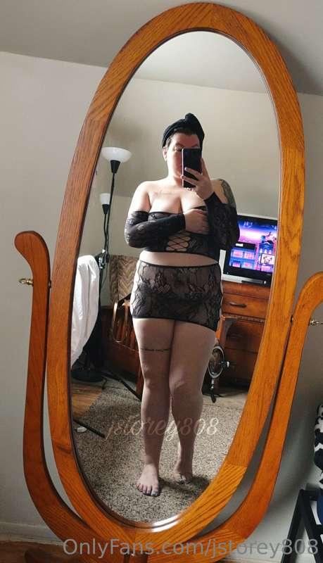 Hi 🖤
