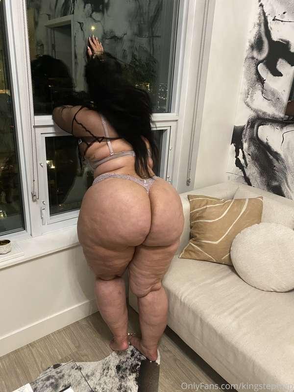 DM me and ask for the "FATTEST ASS" if you want this full na..