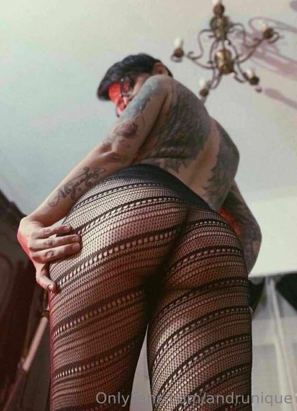 ARE YOU SCROLLING NON-STOP⁉️
Wow! Don't you that I'm all you..