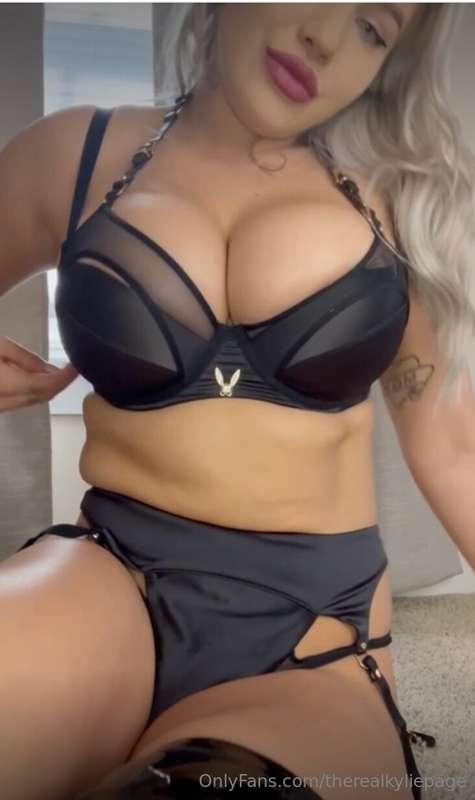 ***🔥 **EXCLUSIVELY FOR MY VIP** 🔥You deserve some spoiling r..