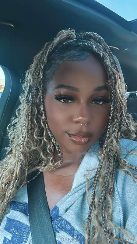 I just love car selfies, be prepared to see more of these😊.