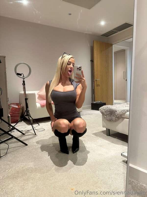 **What size is your dick babe?? Send me a picture so I can s..