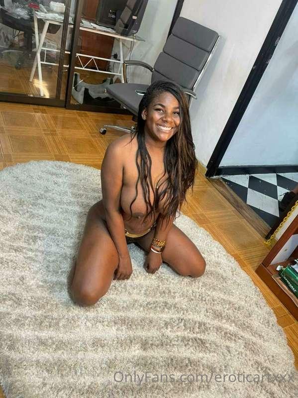 Check ur DMs for me babe 😘 cum see how naughty I am 💦