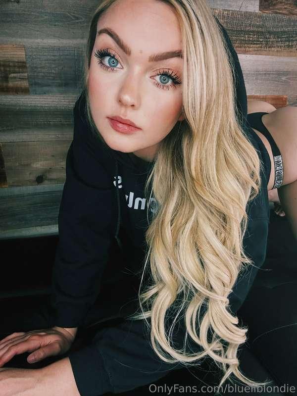 blueiiblondie image #0