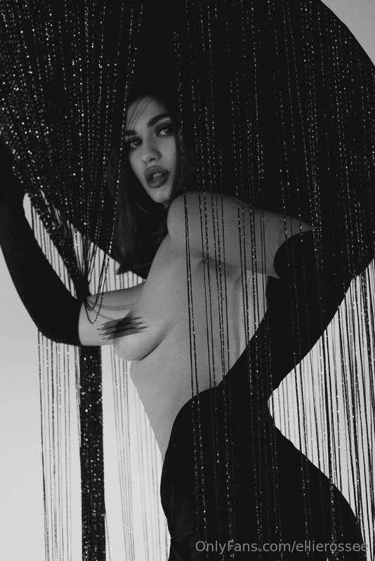 𝐅𝐑𝐄𝐄 𝐒𝐔𝐁👉@mary_red🙈🔞Crazy beauty @mary_red😻 Dick tamer 🙈Hott..