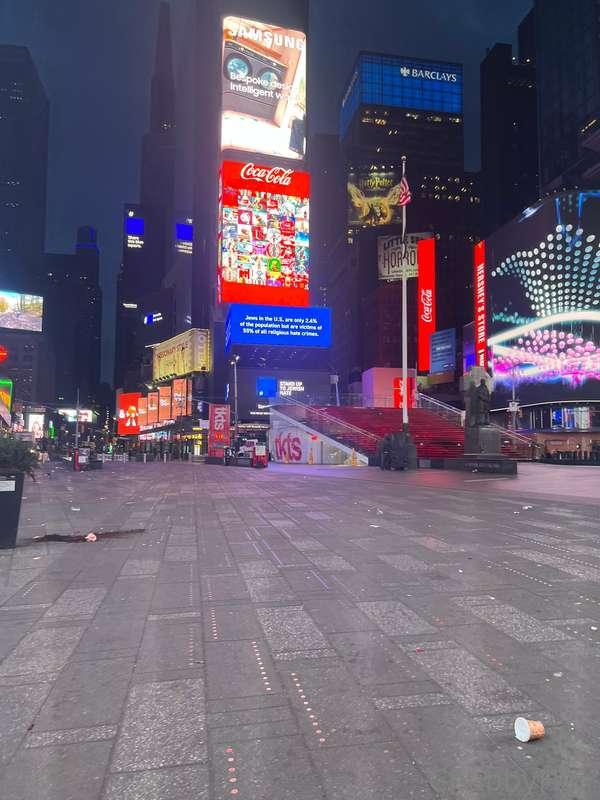 Times square & cock, gonna be a good day😈