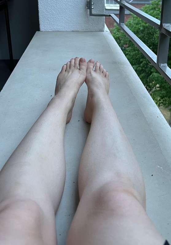 Chilling on the.... balkon