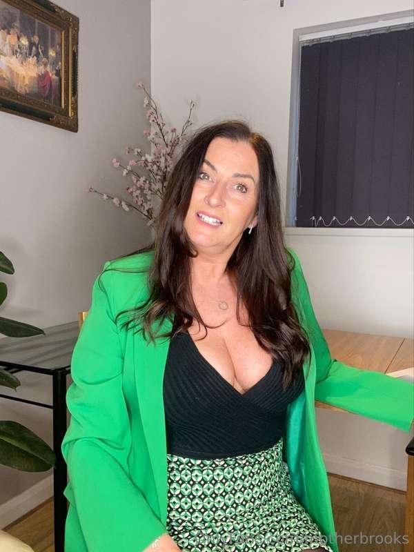 **SEXY SEX THERAPIST**

Can I help you with a problem you ha..