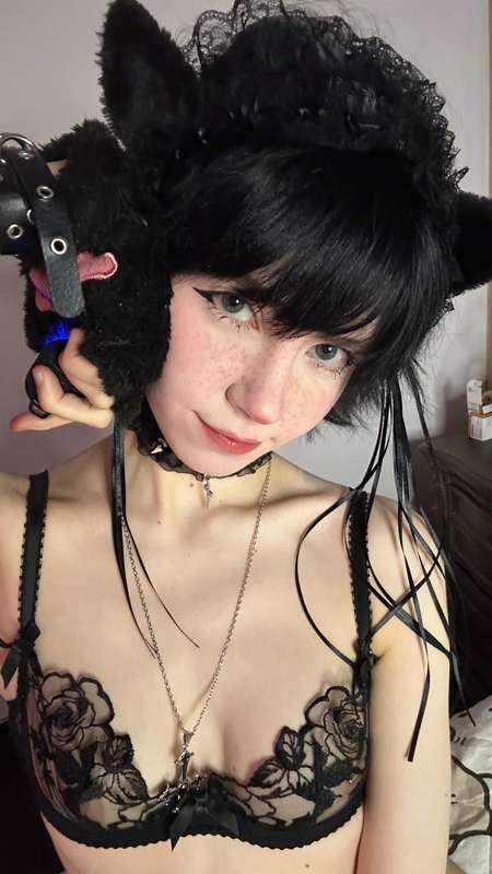 hmm i need cosplay on izutsumi?from the dungeon of delicious..